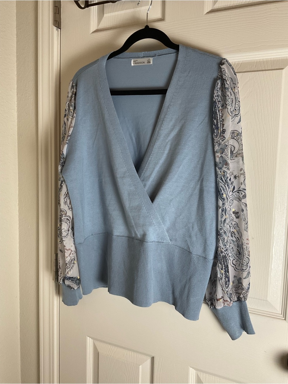89th + Madison Blue Faux Wrap Sweater W/ Paisley Sheer Sleeves Large - Picture 2 of 8